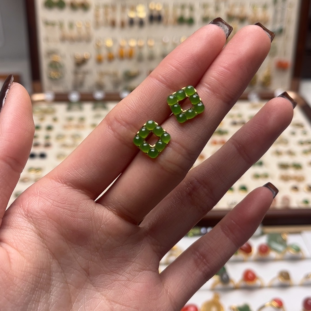 和田玉银S925镀金镶嵌耳坠