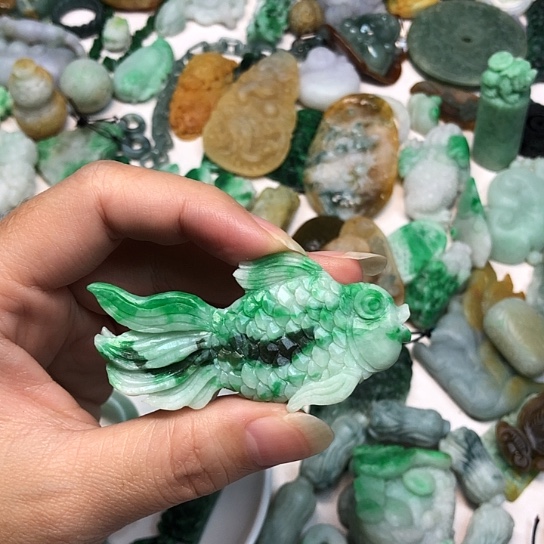 定制翡翠未镶嵌翡翠