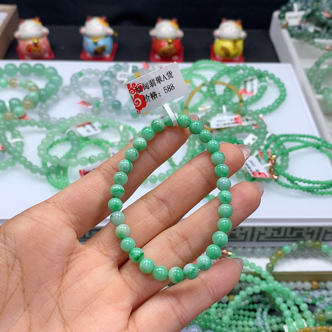 翡翠手链未镶嵌翡翠