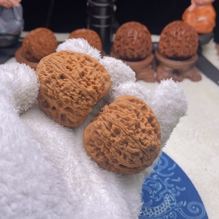 文玩核桃吊坠淡*?文玩核桃