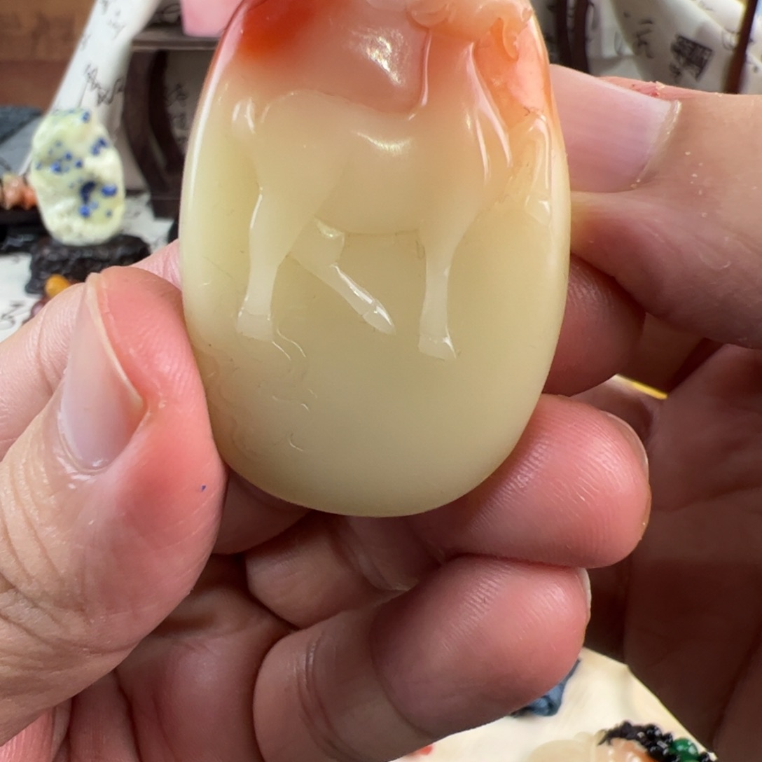 寿山石双彩芙蓉山羊挂坠