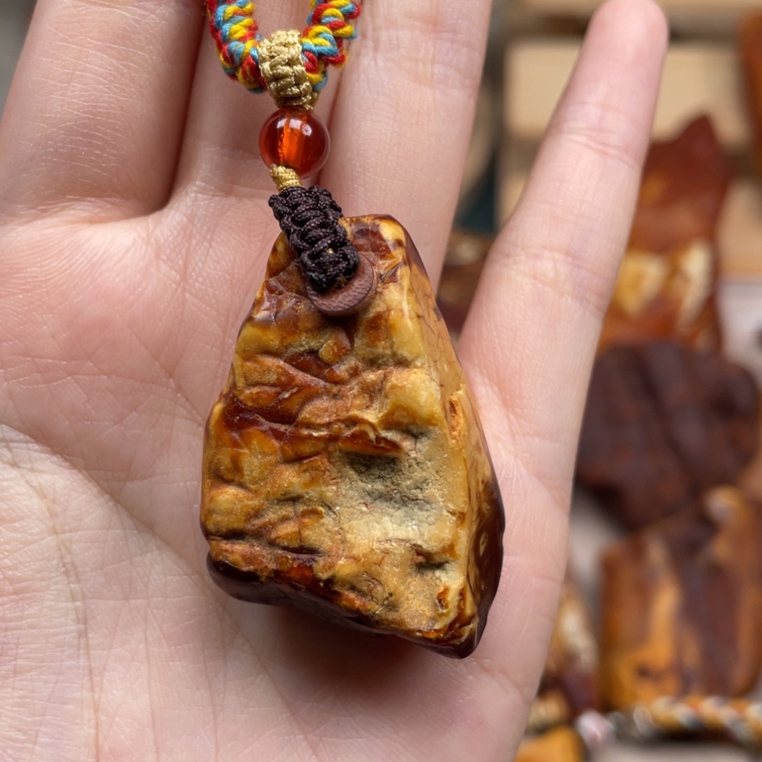 琥珀未镶嵌珠宝奇石