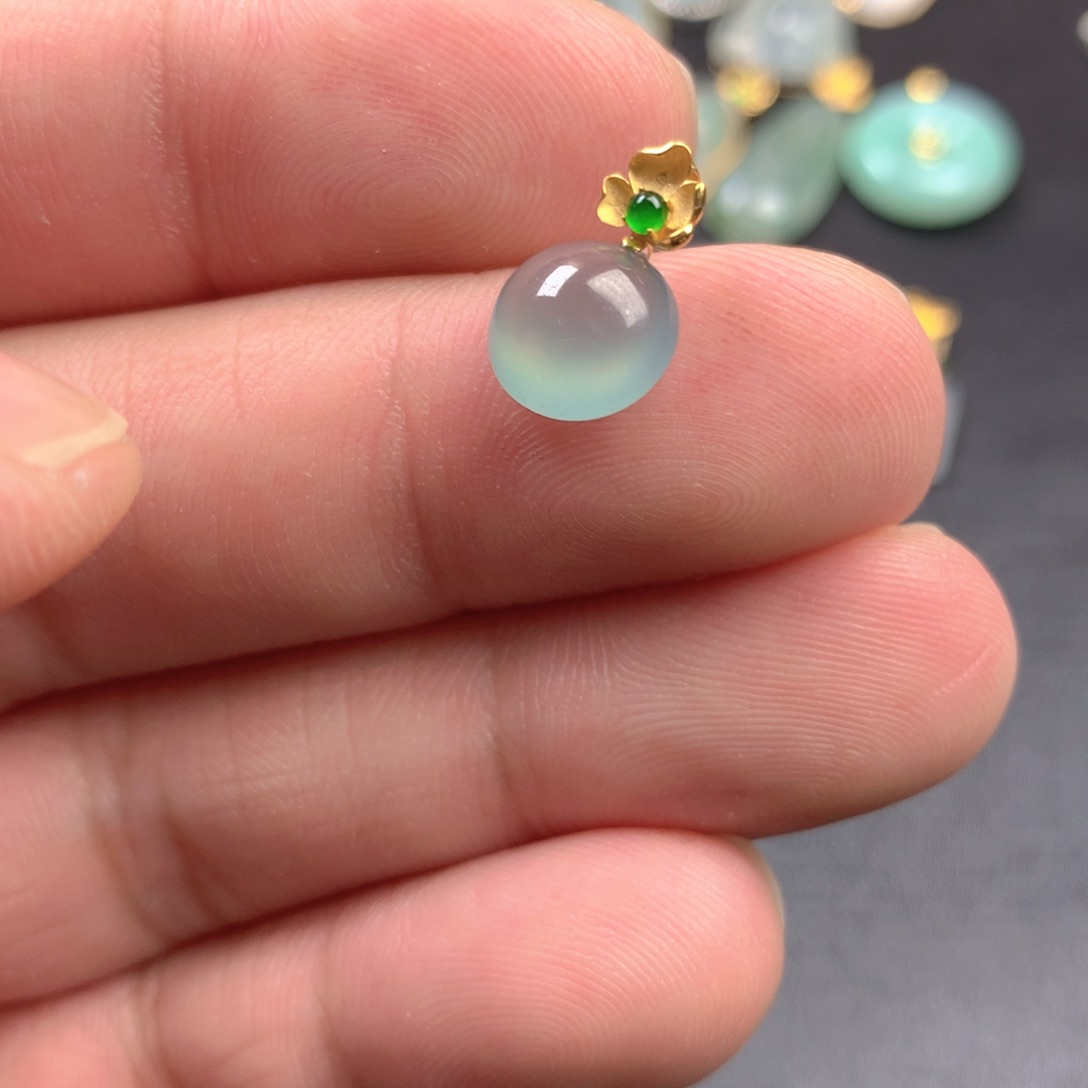 【闪购商品】颈饰18K金镶嵌翡翠翡翠