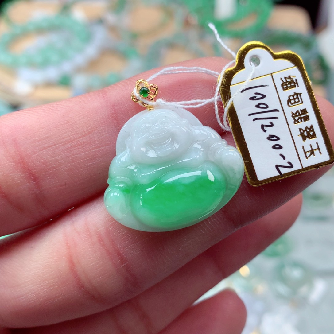 翡翠颈饰18K金镶嵌翡翠吊坠