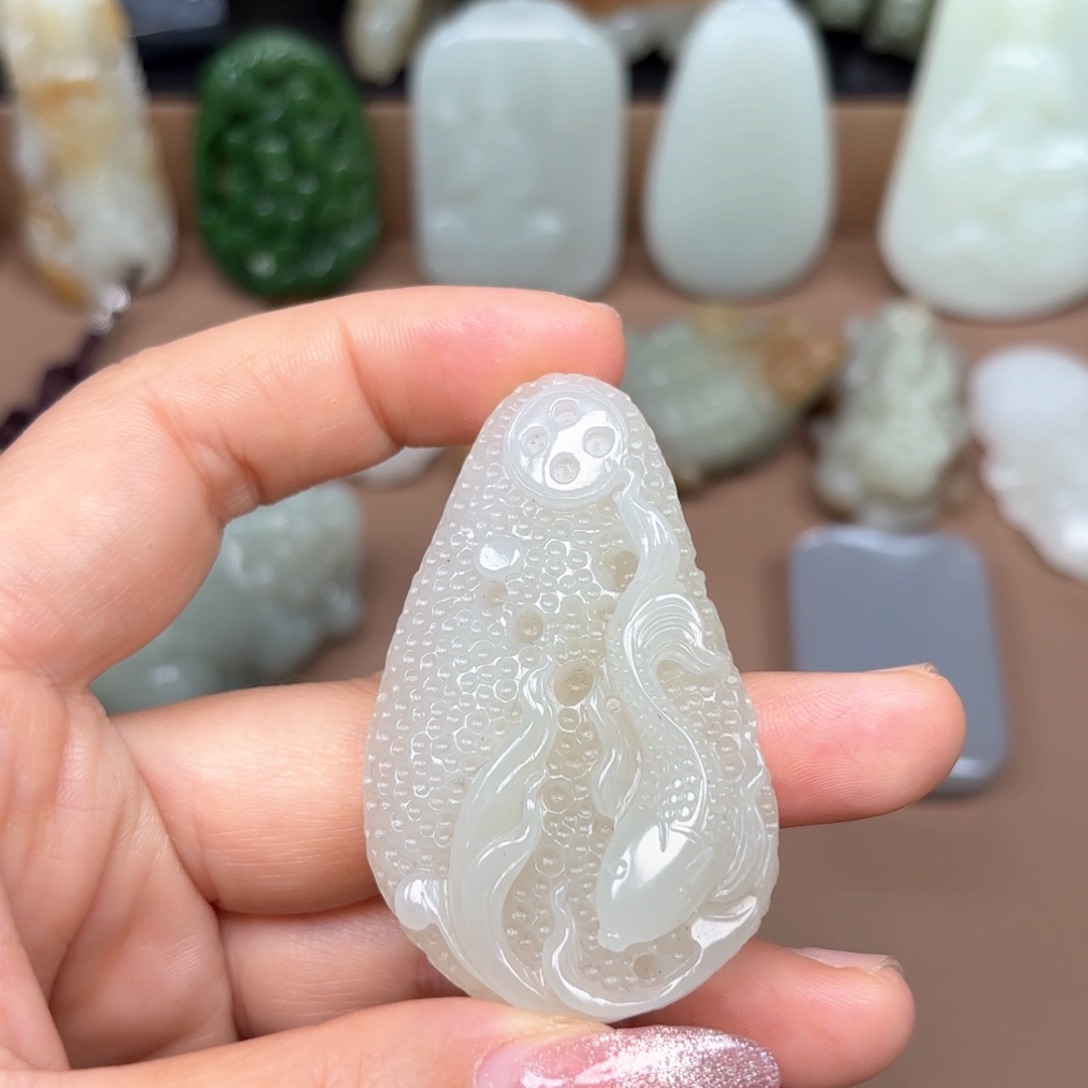 和田玉未镶嵌颈饰