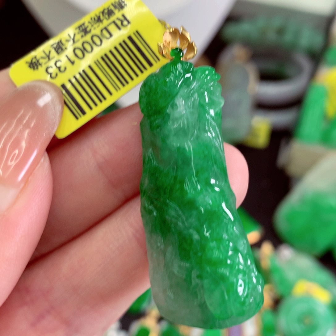 翡翠足金镶嵌吊坠(不含链)