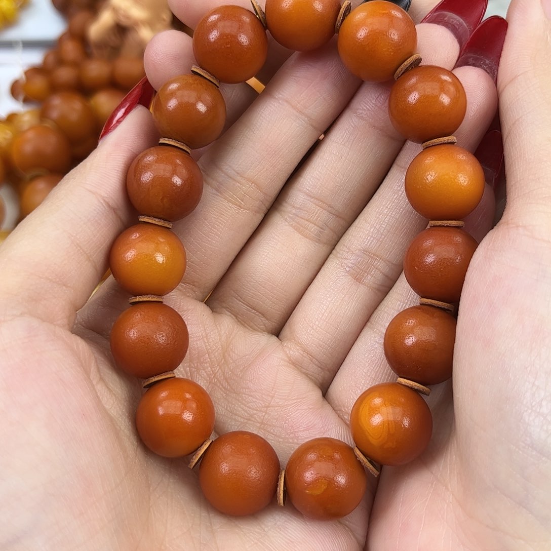 琥珀颈饰未镶嵌蜜蜡
