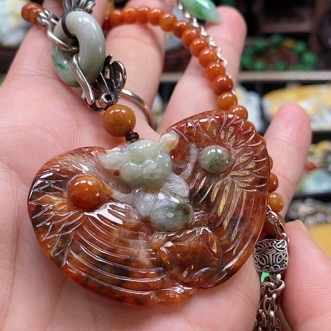 翡翠颈饰未镶嵌翡翠