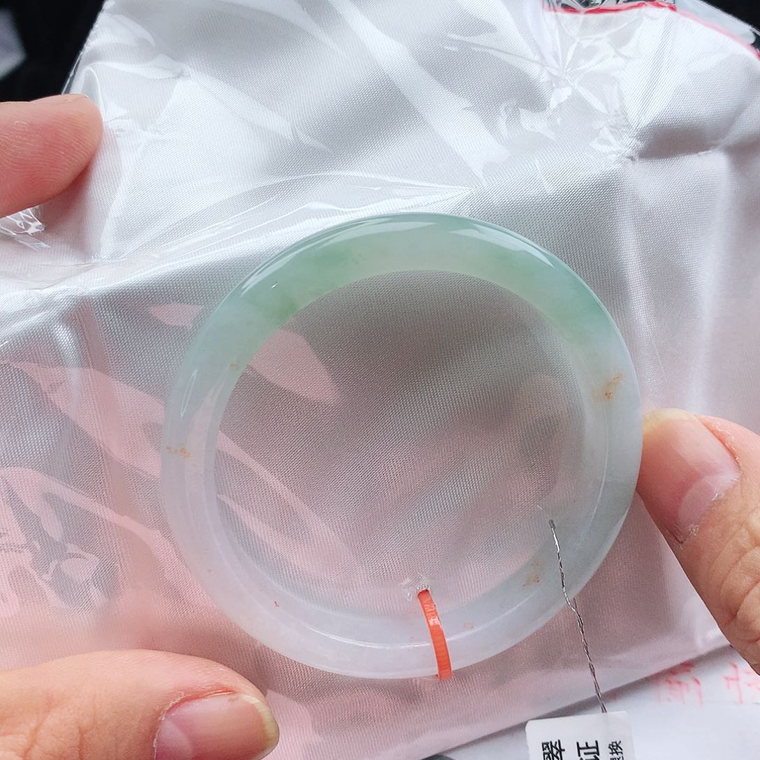 翡翠手镯未镶嵌天然翡翠手镯