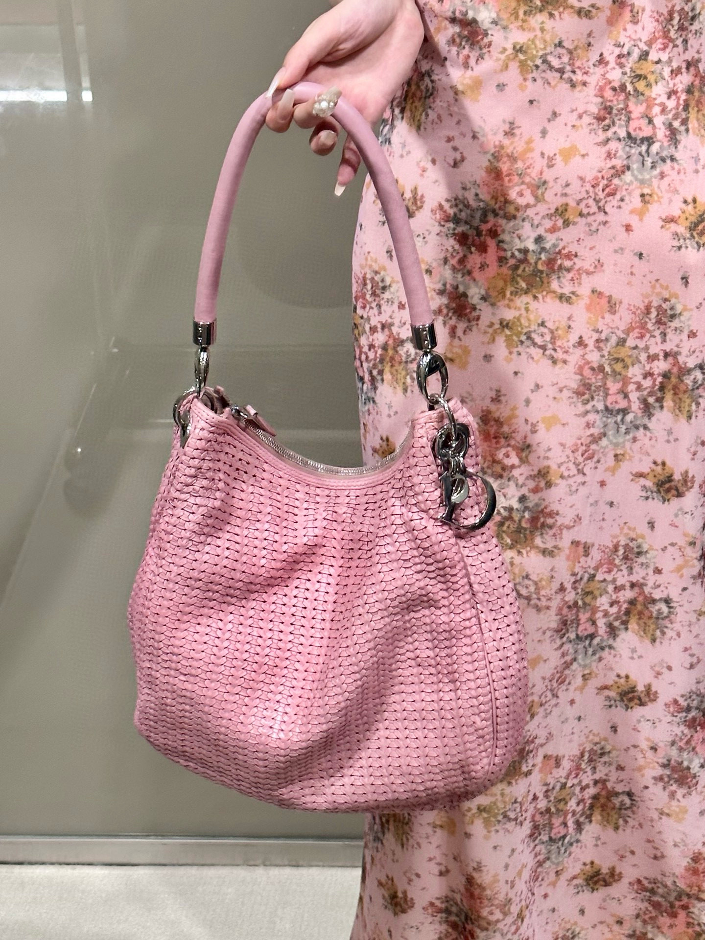 95新 DIOR/迪奥 dior 樱花粉编织托特单肩包
