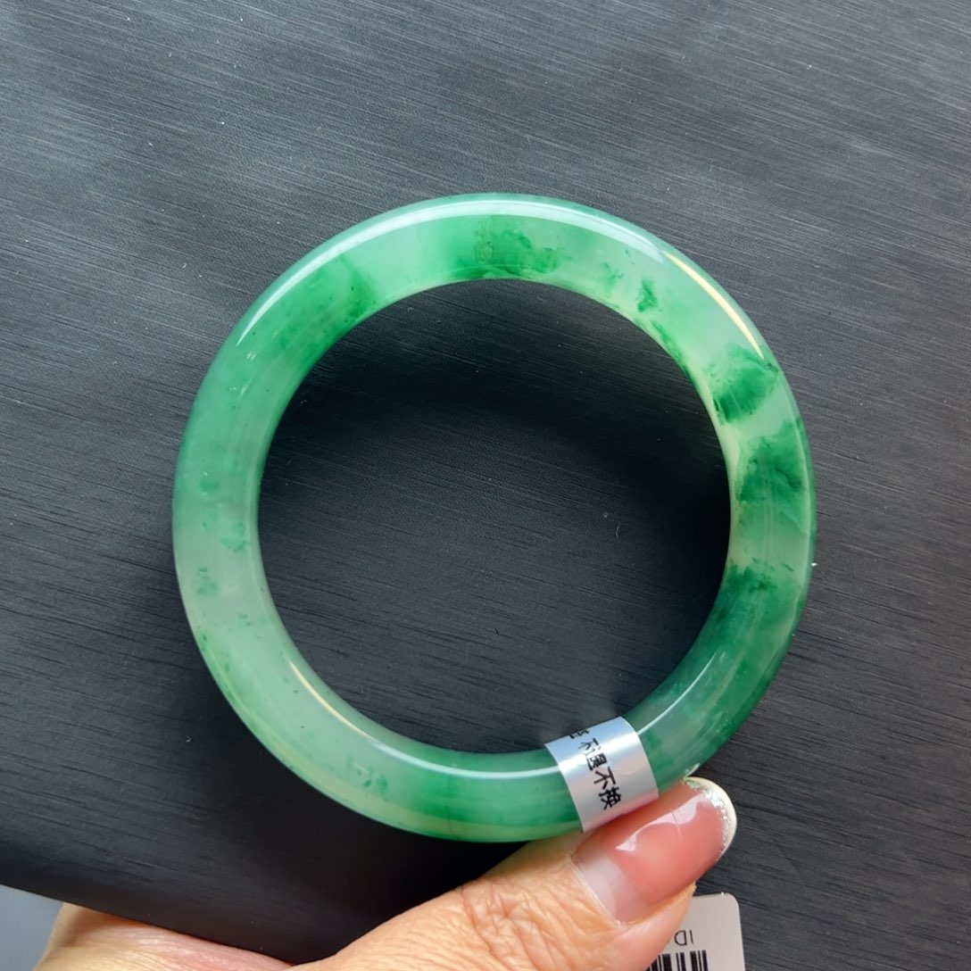 石英质玉（非洲翠）未镶嵌手镯