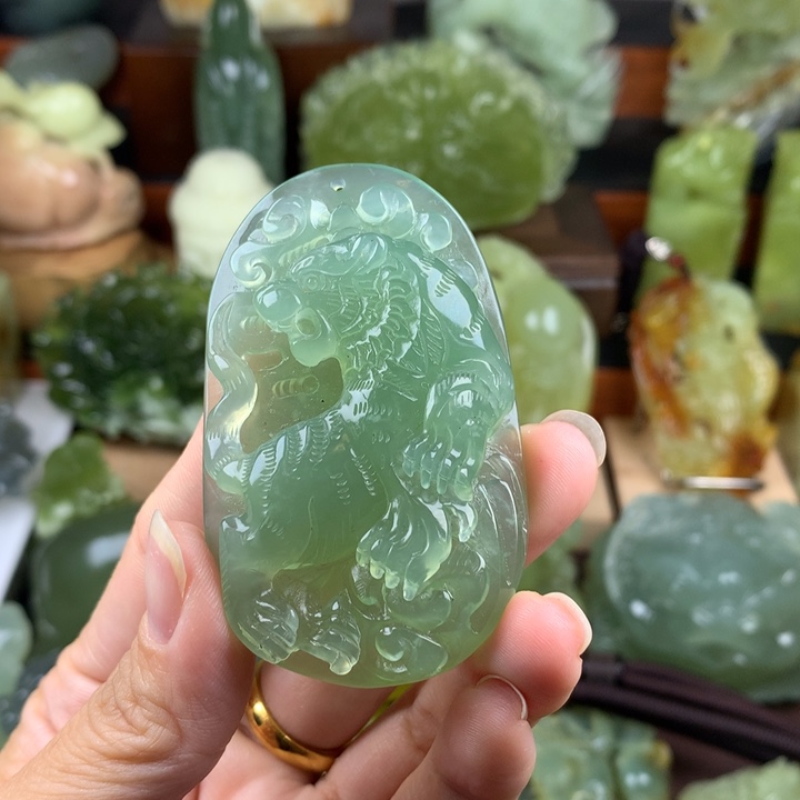 未镶嵌岫玉手把件
