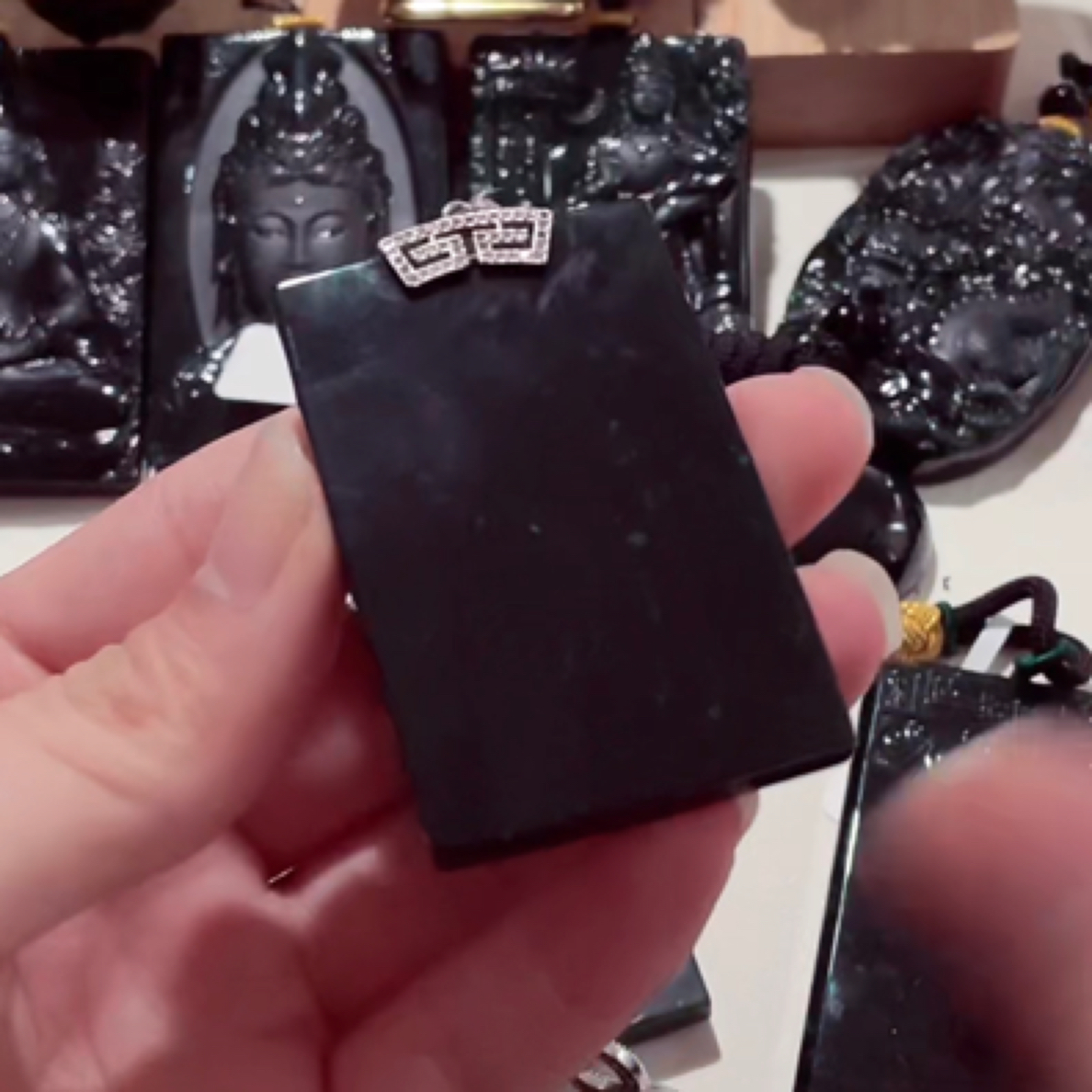 纯天然A货翡翠吊坠