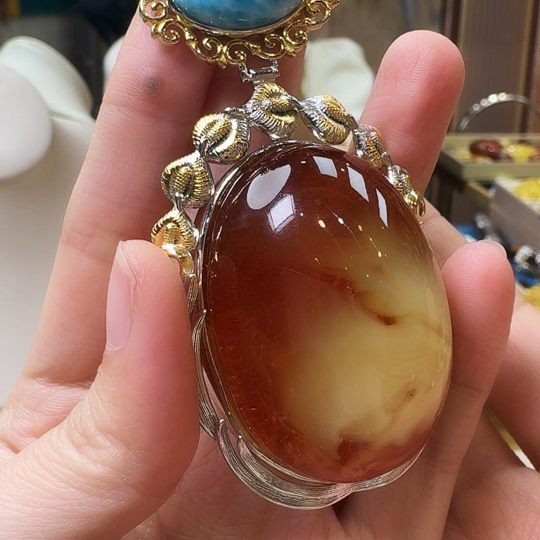 琥珀未镶嵌颈饰吊坠