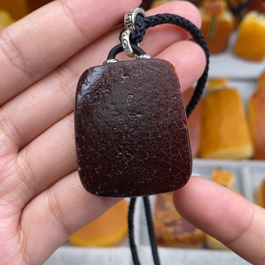 琥珀吊坠(赠链)未镶嵌