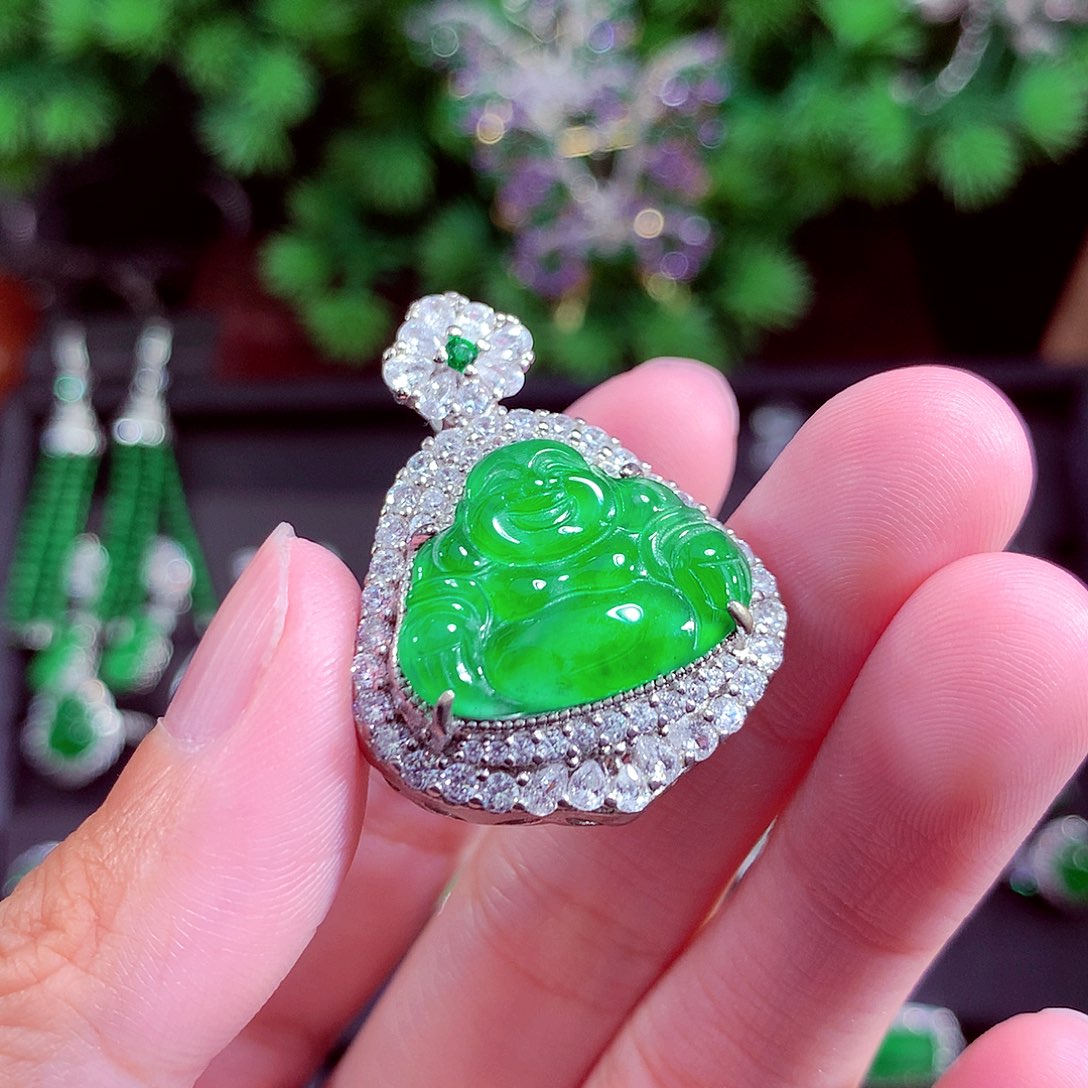 颈饰未镶嵌翡翠天然