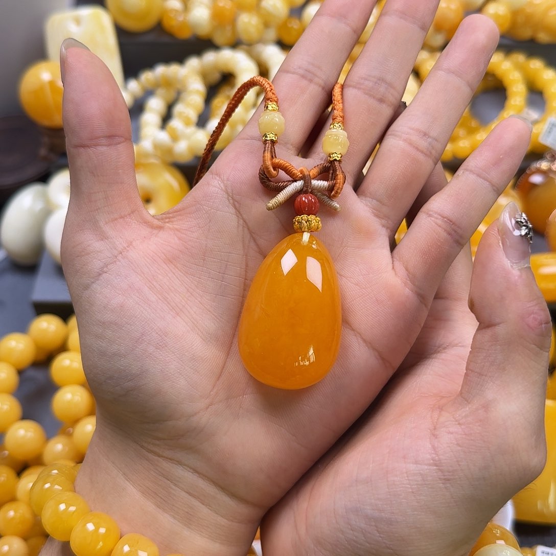 琥珀珠宝奇石未镶嵌水滴