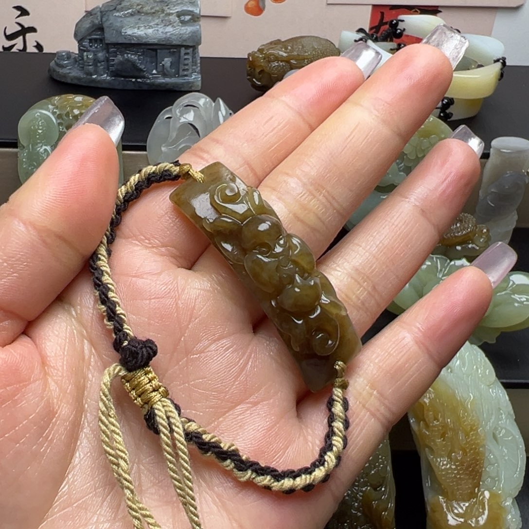 和田玉颈饰未镶嵌