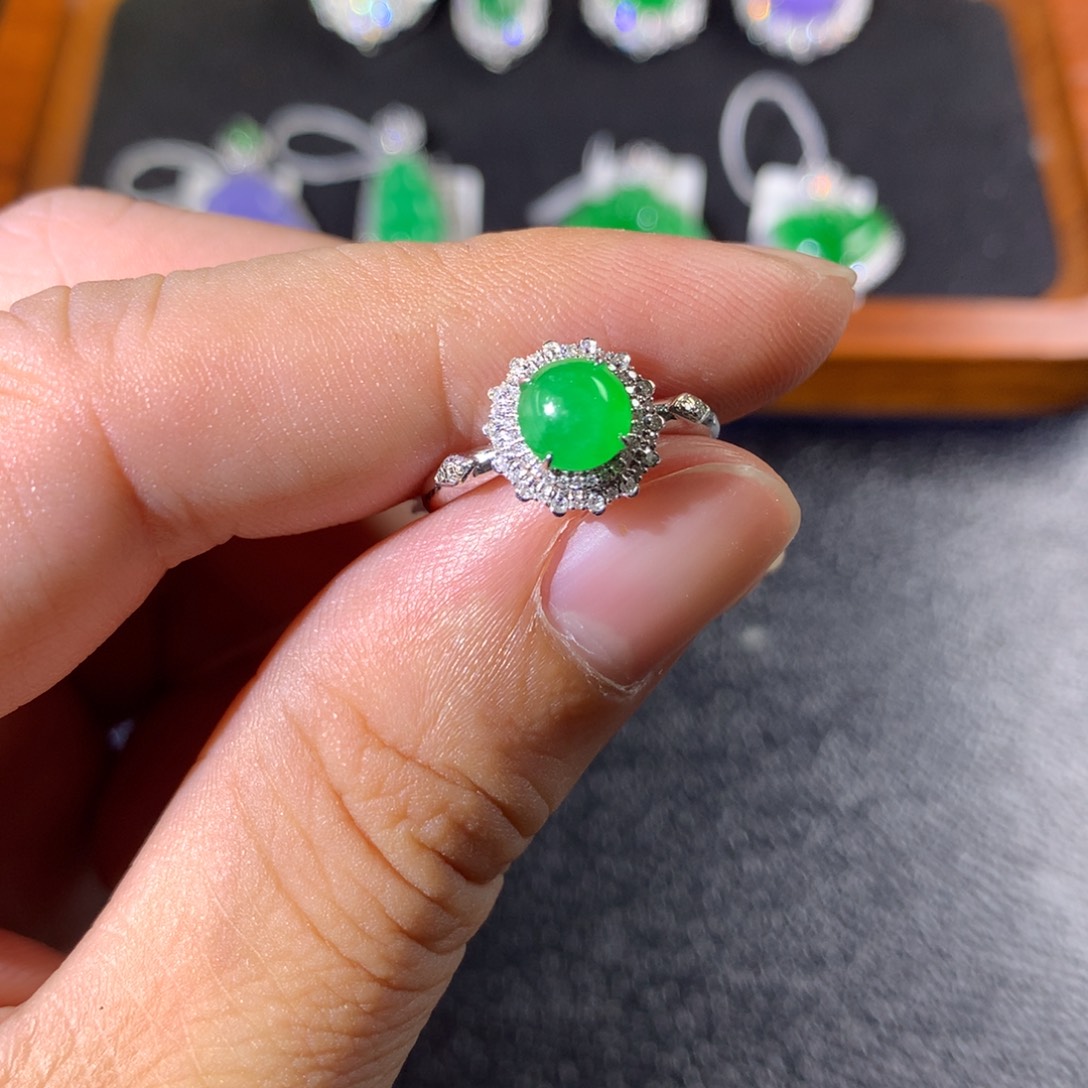 翡翠18K金镶嵌戒指翡翠