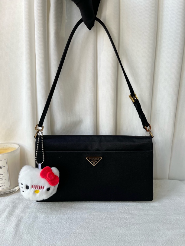 95新 Prada/普拉达 黑色缎面小号手提单肩腋下包