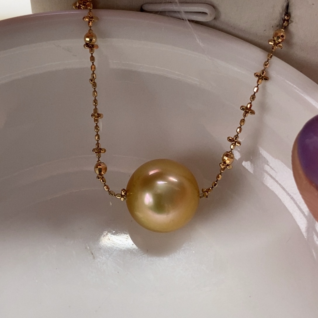 18K金镶嵌海水珍珠项链