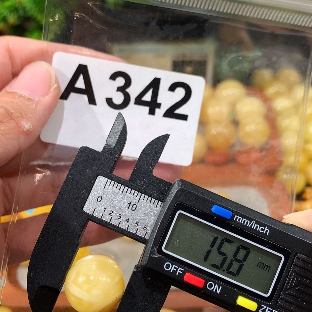 未镶嵌琥珀珠宝奇石