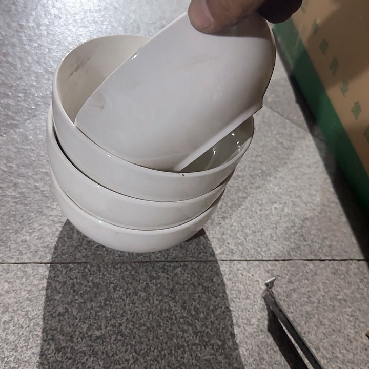 瓷片陶瓷盘子碗啥都有