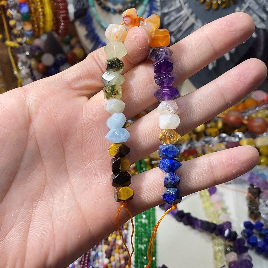 石英质玉未镶嵌，七脉轮多宝冲角10mm，