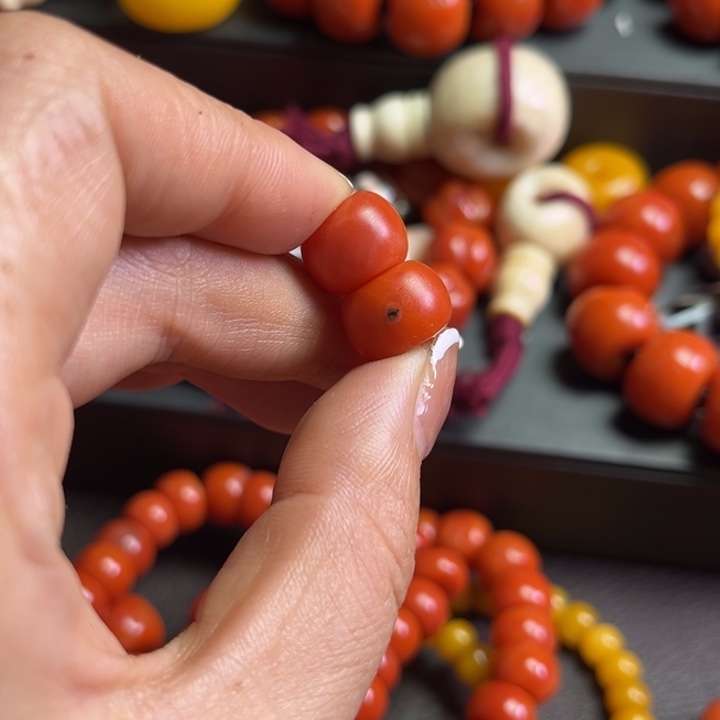 颈饰琉璃岁**年琉璃…………….