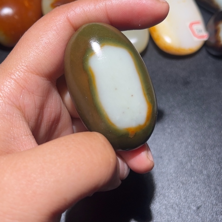 和田玉未镶嵌珠宝奇石