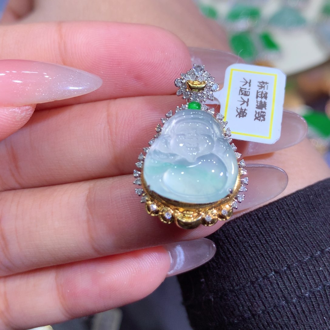 翡翠吊坠(赠链)18K金镶嵌