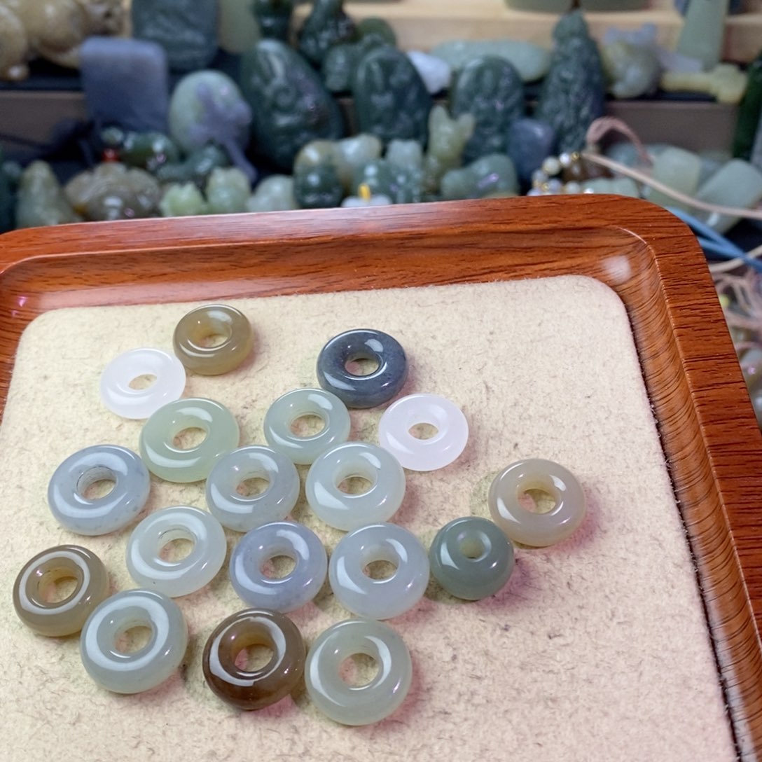 和田玉颈饰未镶嵌单个