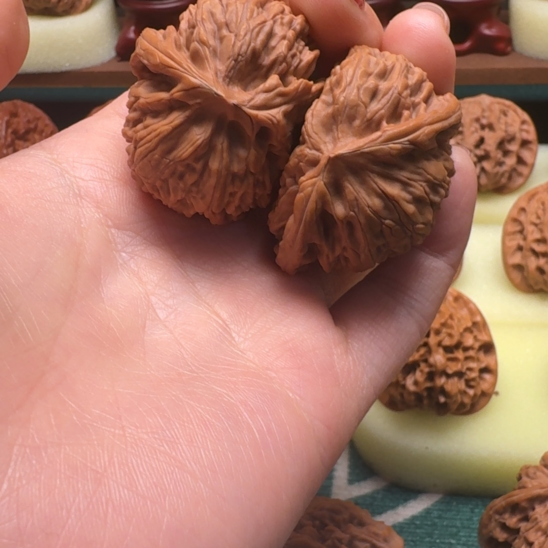 醒***狮吊坠文玩核桃宫灯半壁