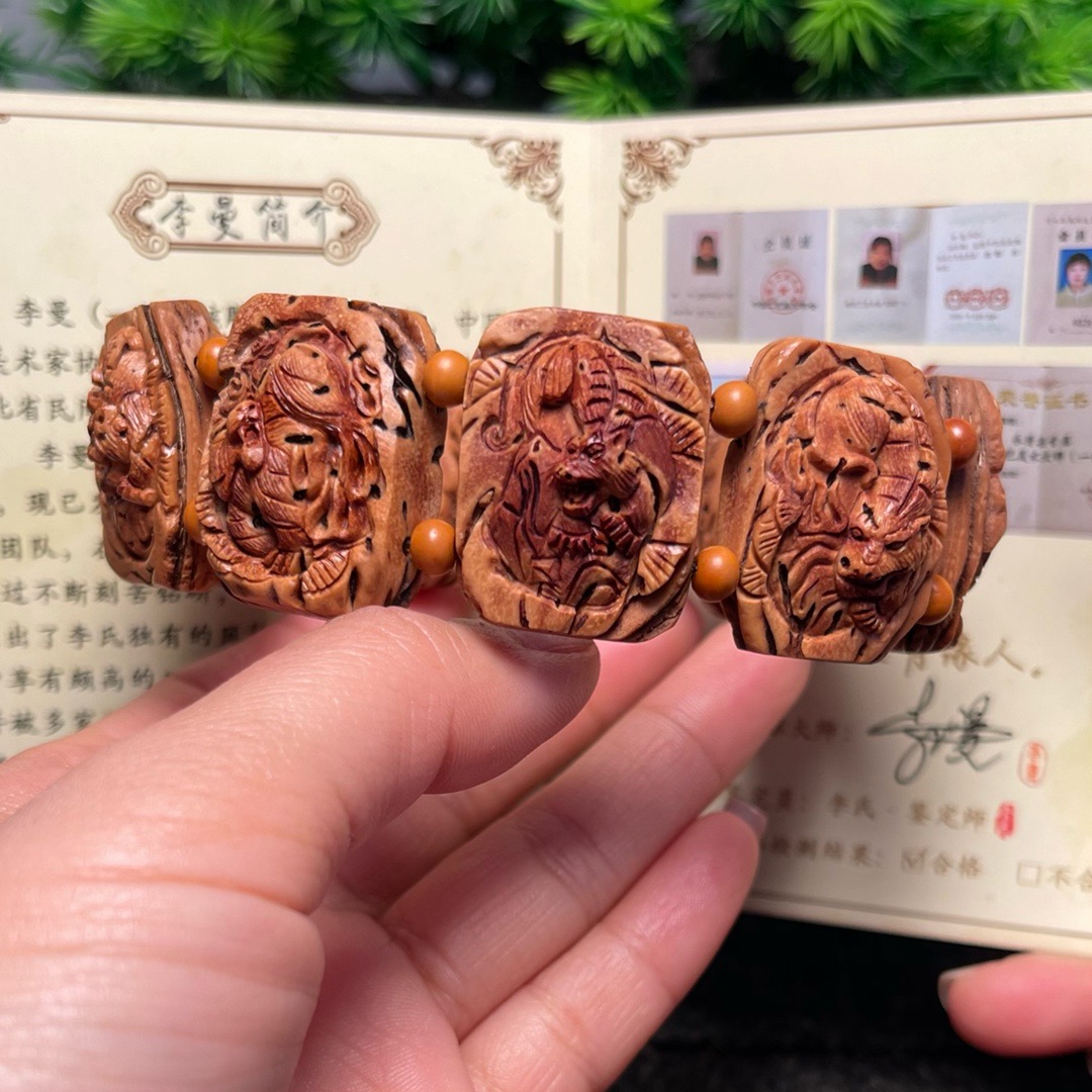 桃核虎手牌手串手链龙文山桃核雕刻文玩工艺品
