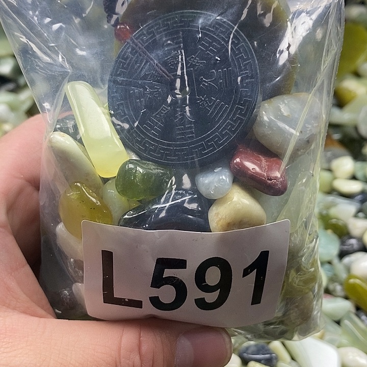 岫玉鱼缸石未镶嵌