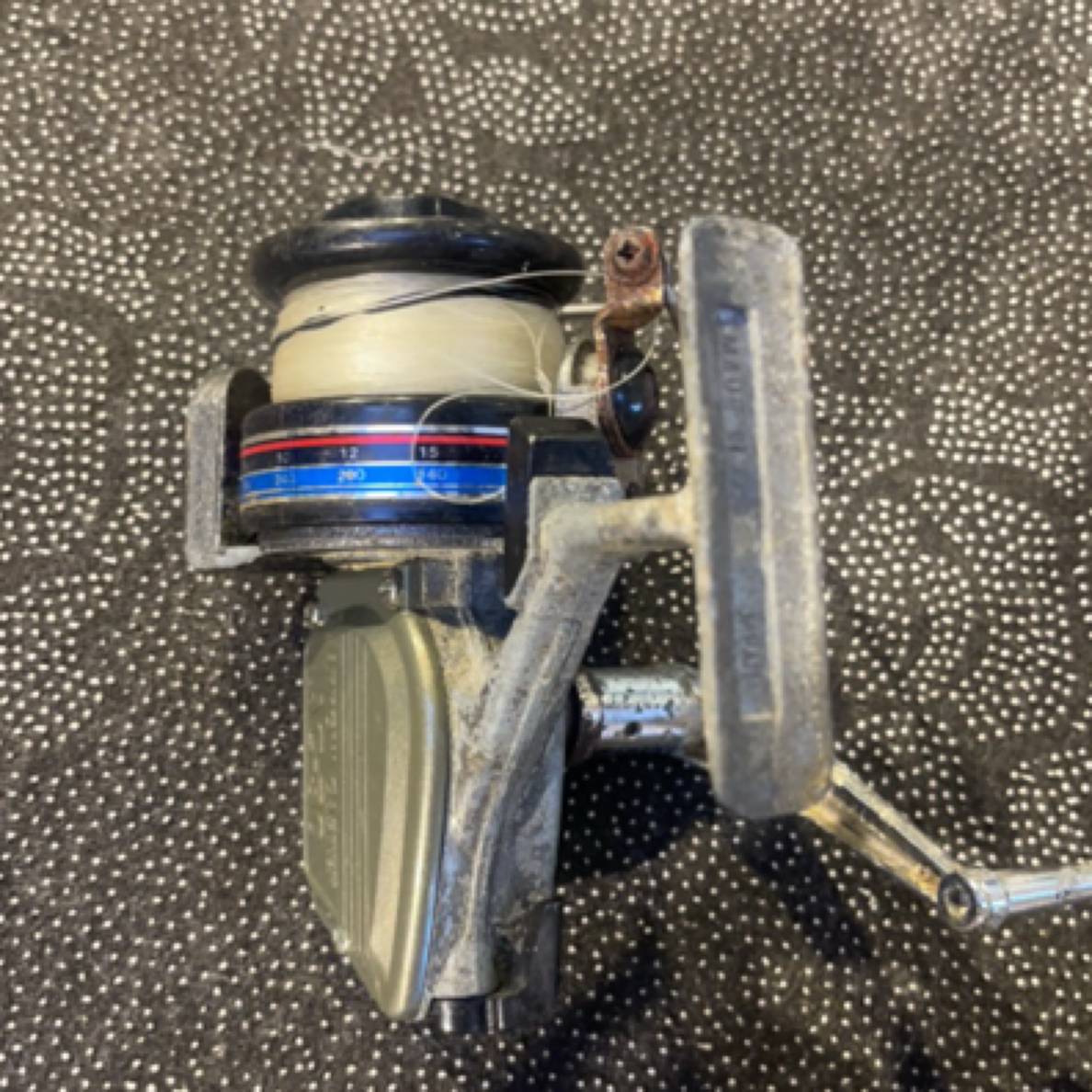 1、钓鱼轮 实物 以直播间展示为准 一物一拍 微瑕孤品 谨慎下单