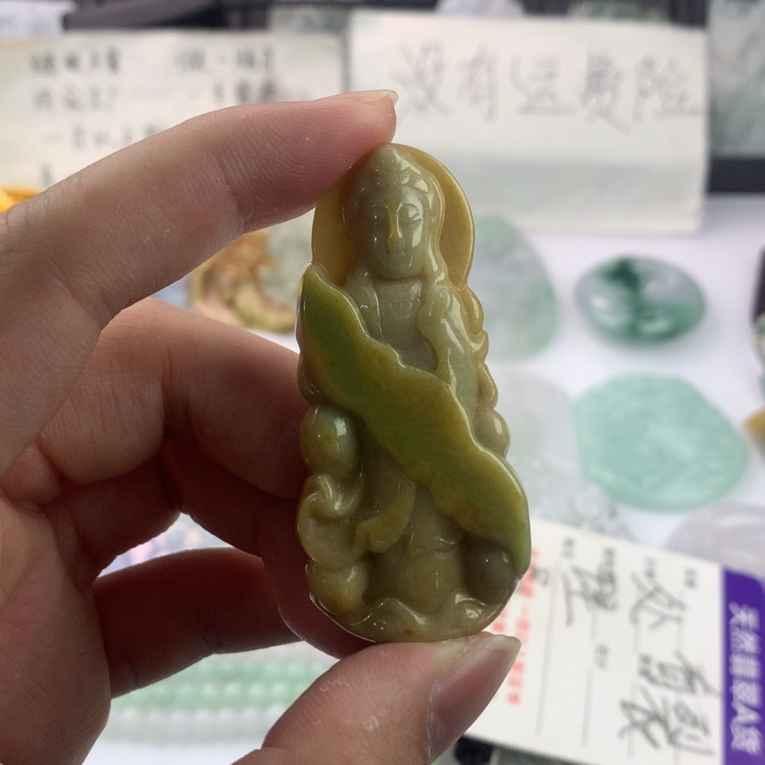 翡翠颈饰未镶嵌不