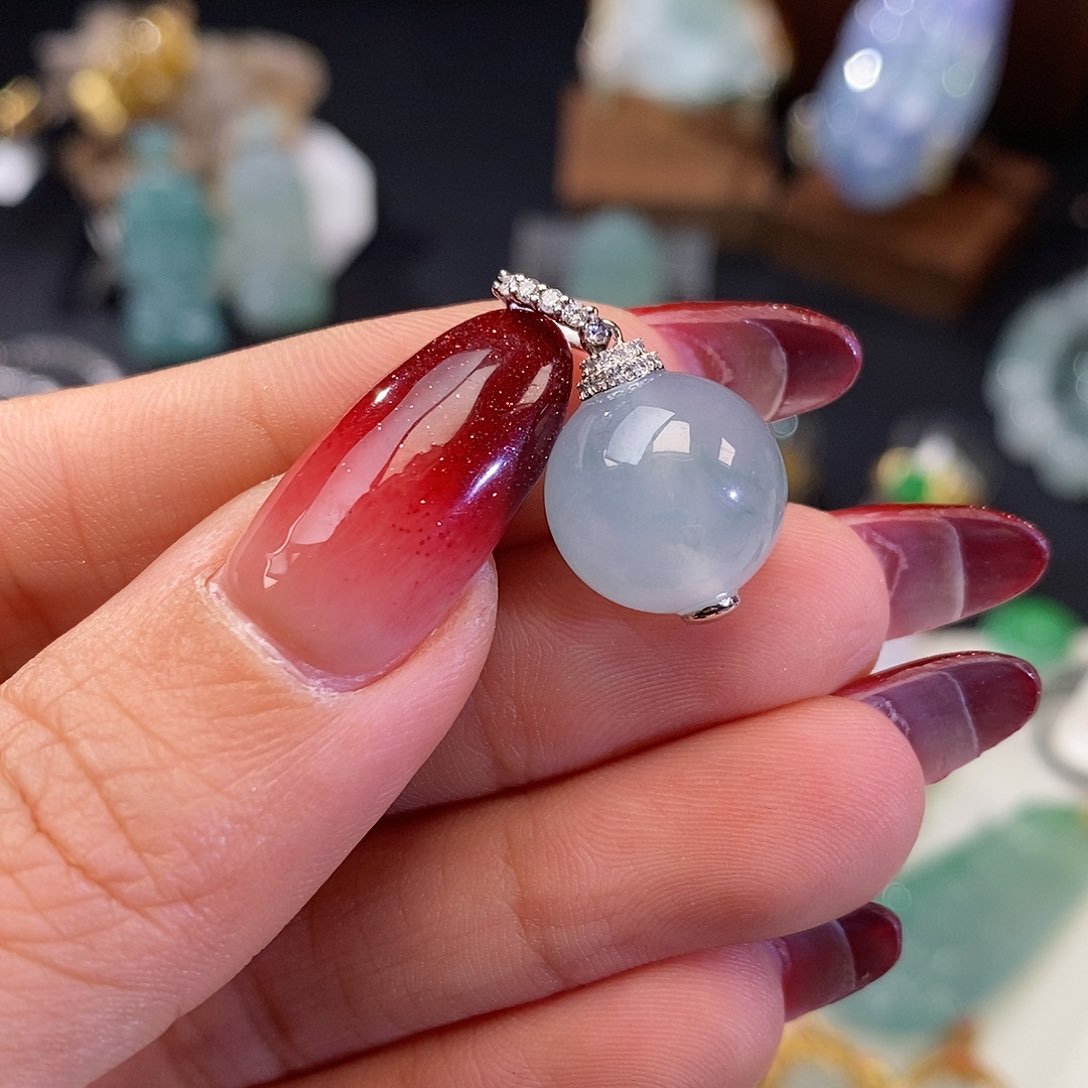 翡翠吊坠(不含链)18K金镶嵌