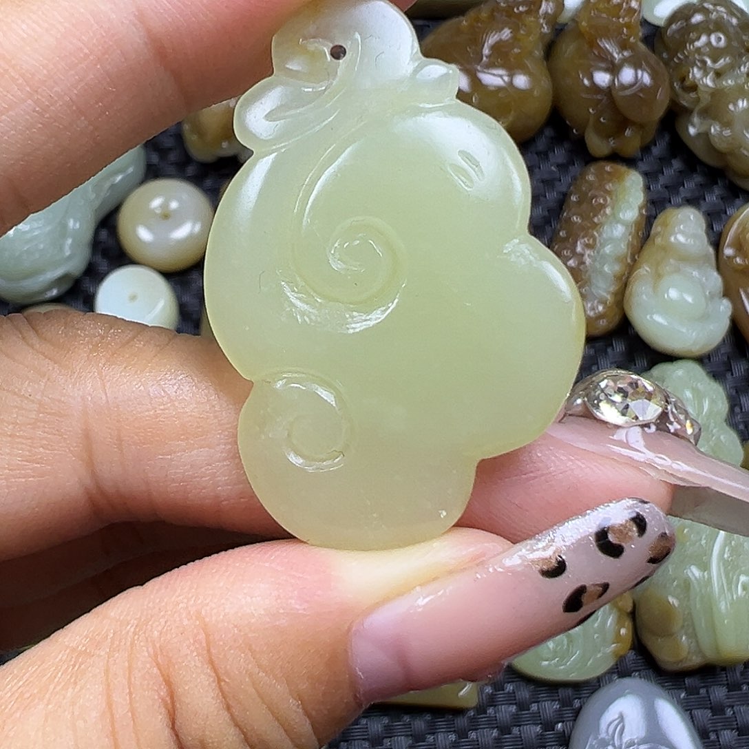 和田玉未镶嵌颈饰有棉