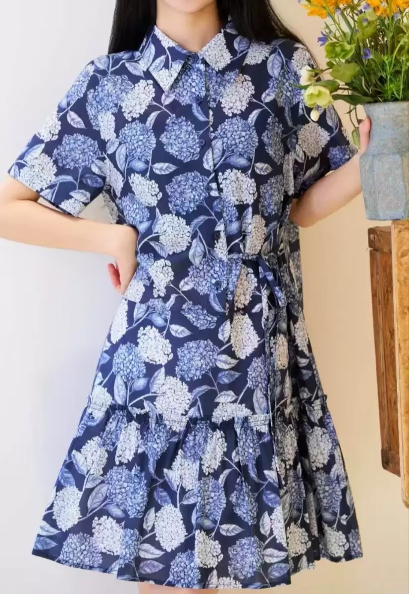 禾系女装25新款叶子白花抗皱棉印花布中长款短袖印花衬衫领连衣裙