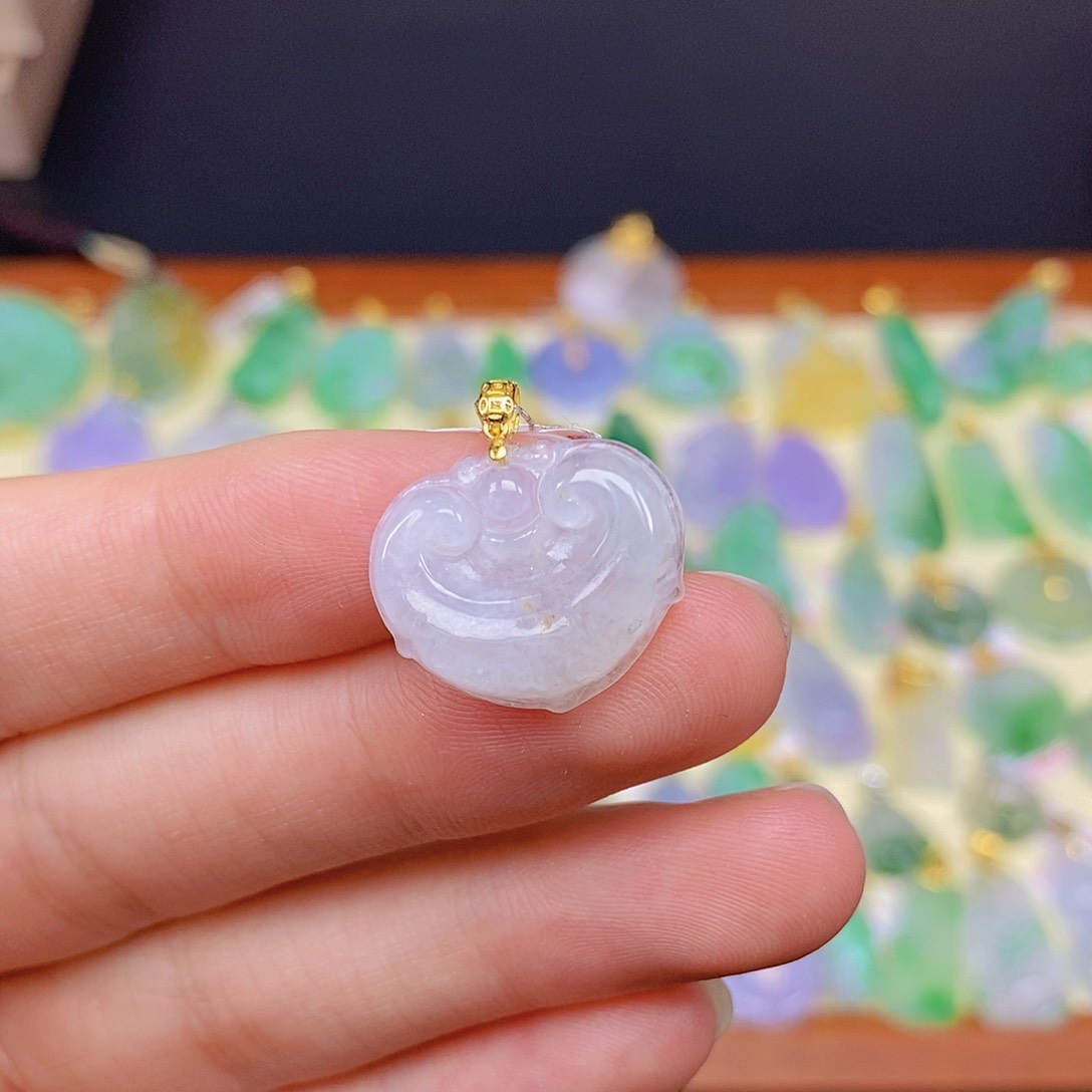 翡翠颈饰18K金镶嵌翡翠