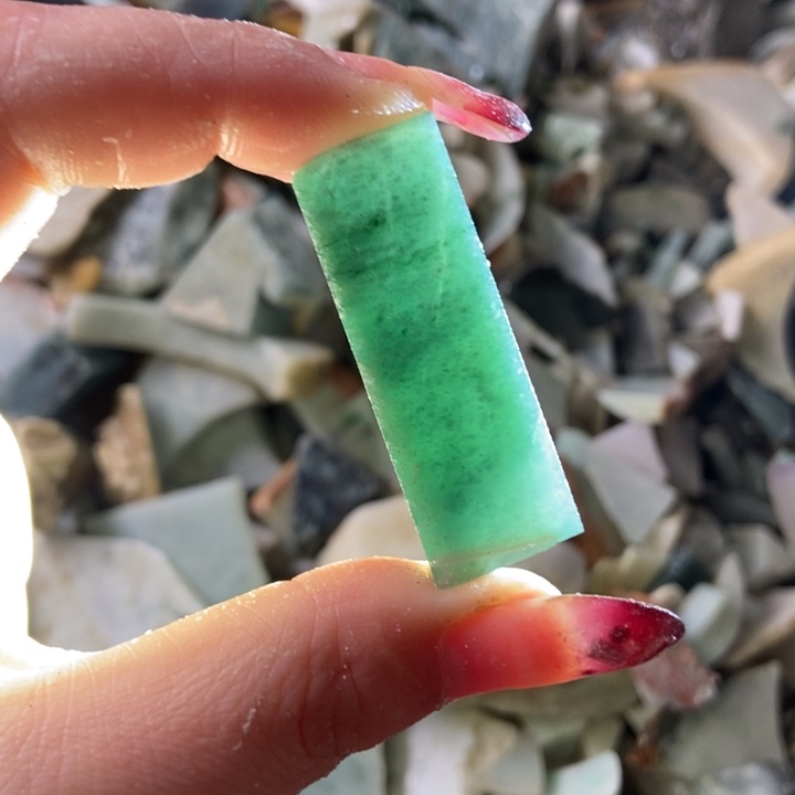 翡翠颈饰未镶嵌天然翡翠