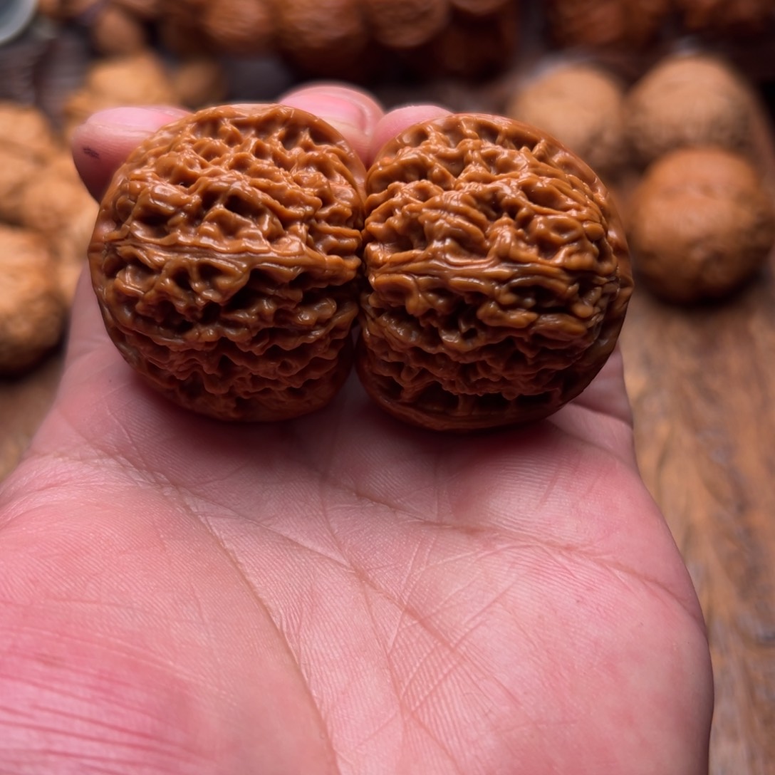 文玩核桃把件南疆石