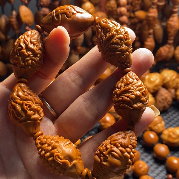 吊坠橄榄核一念之间