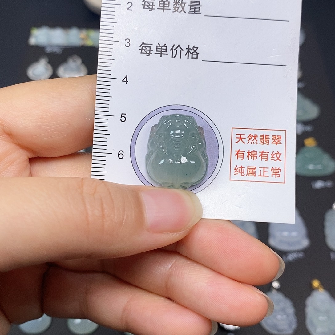 翡翠未镶嵌颈饰缅a翡翠