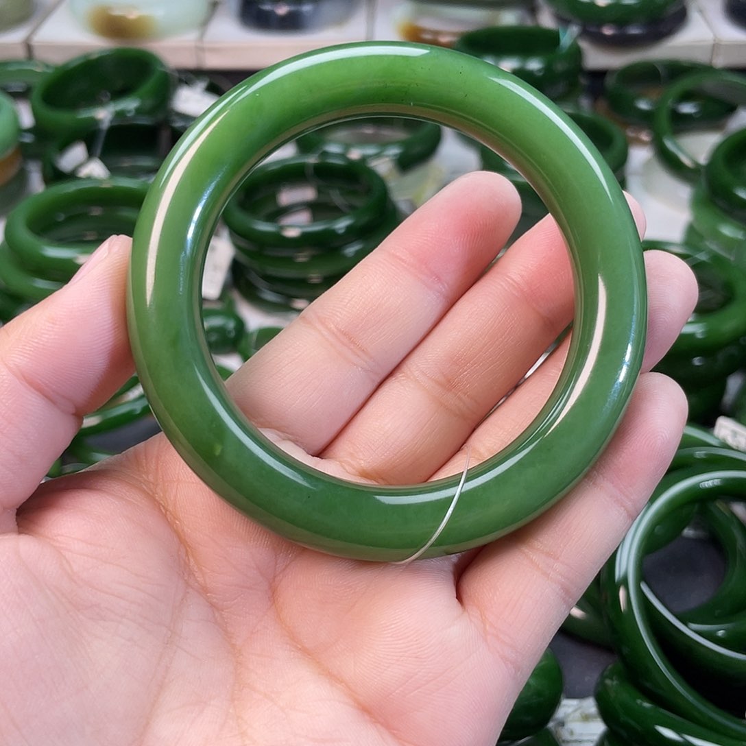 和田玉（碧玉）手镯未镶嵌