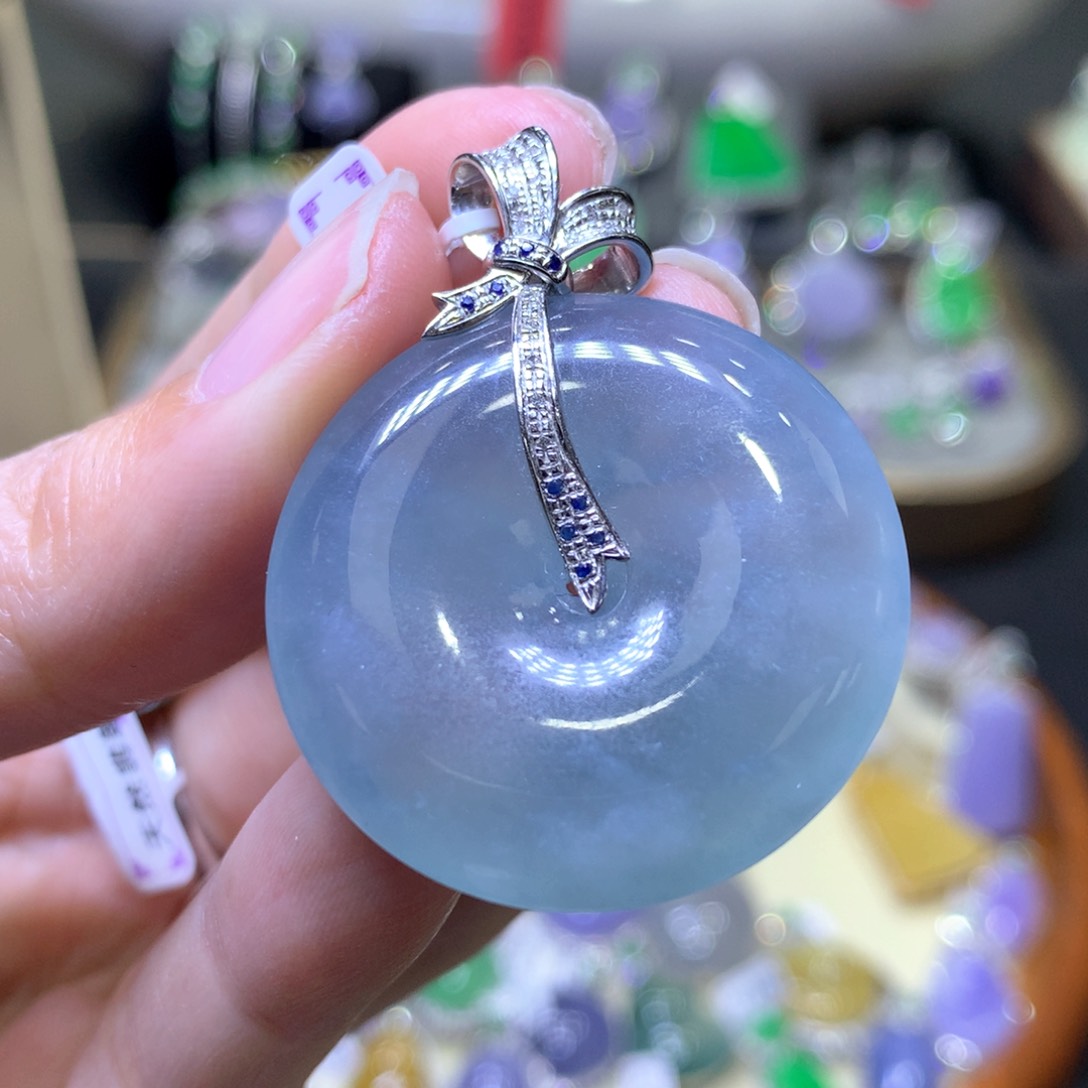 【闪购商品】翡翠颈饰18K金镶嵌翡翠吊坠项链