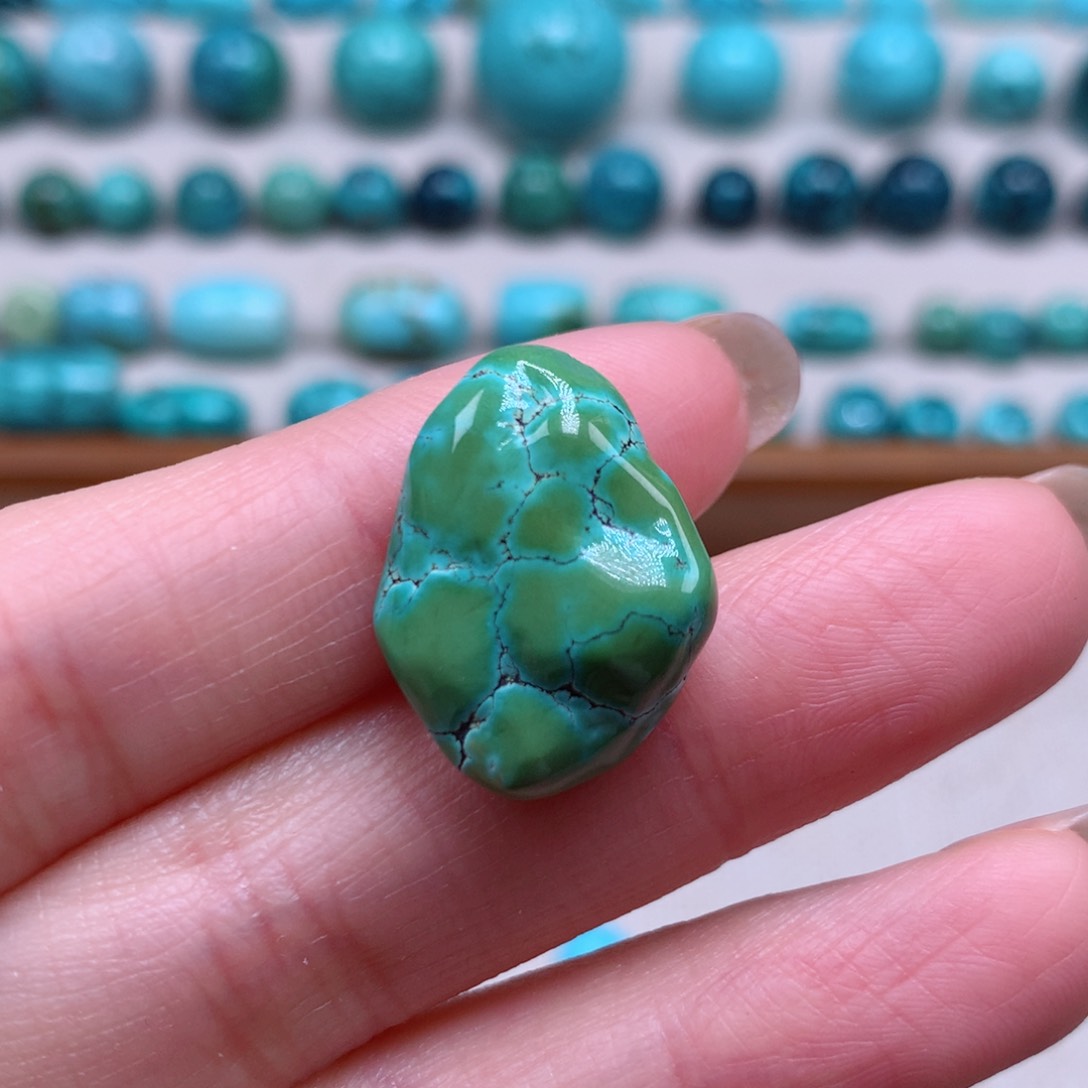 绿松石颈饰未镶嵌