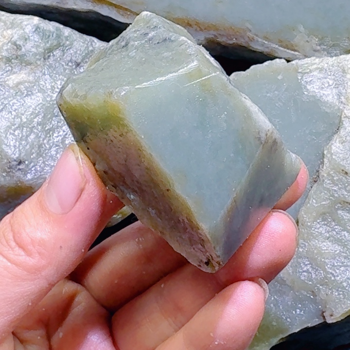 和田玉未镶嵌珠宝半成品