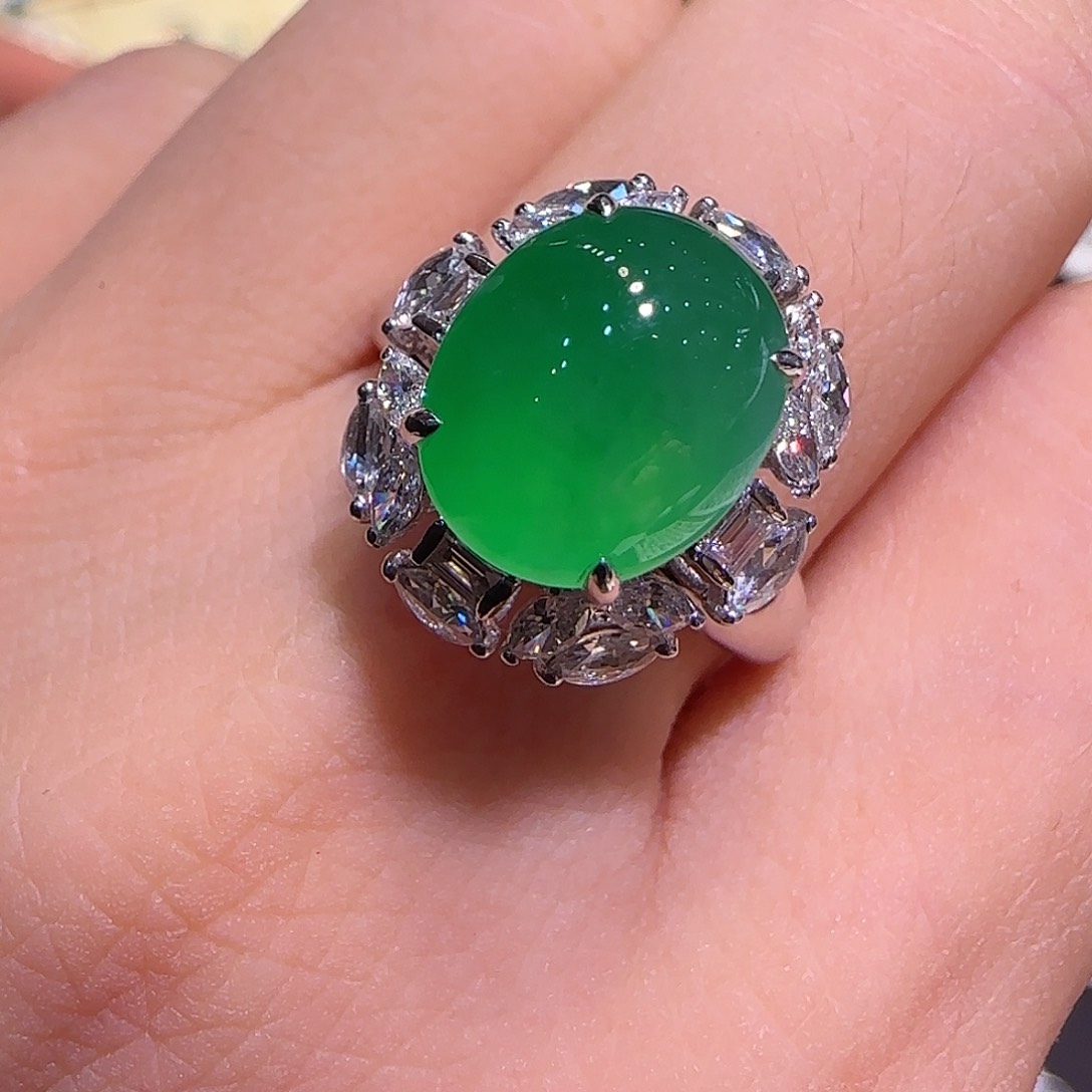 翡翠戒指18K金镶嵌戒指